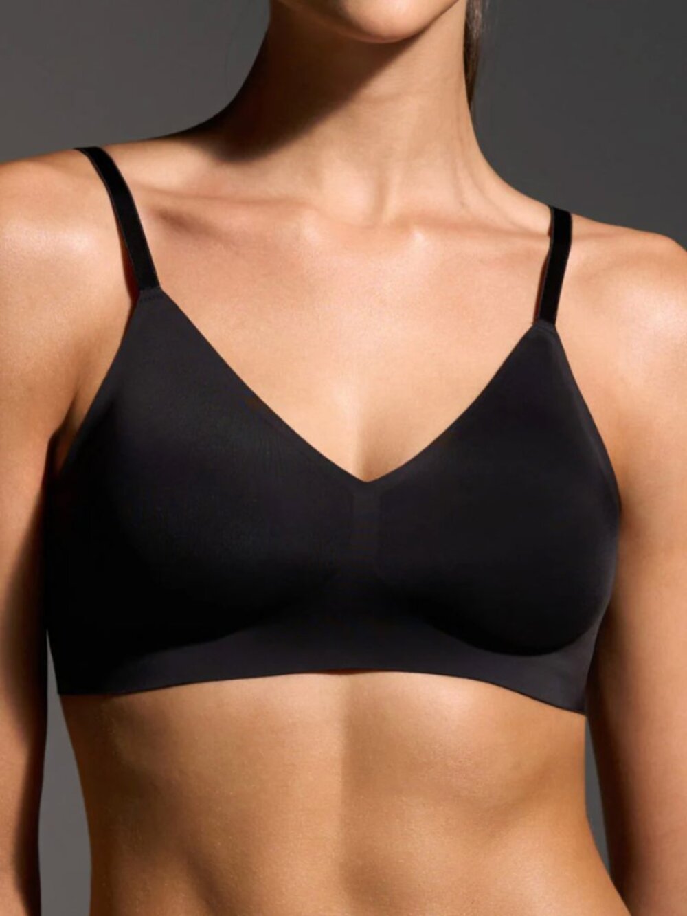 EBY Relief Bra Black Seamless Wireless Molded Adjustable Stretch Size XL
